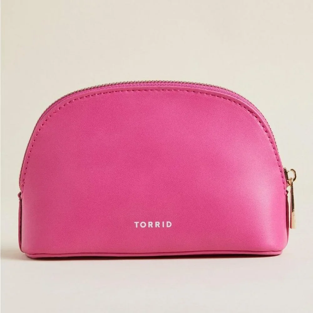 ❤️ TORRID COSMETIC MAKEUP BAG LOVE PINK FAUX LEATHER ACCESSORY POUCH